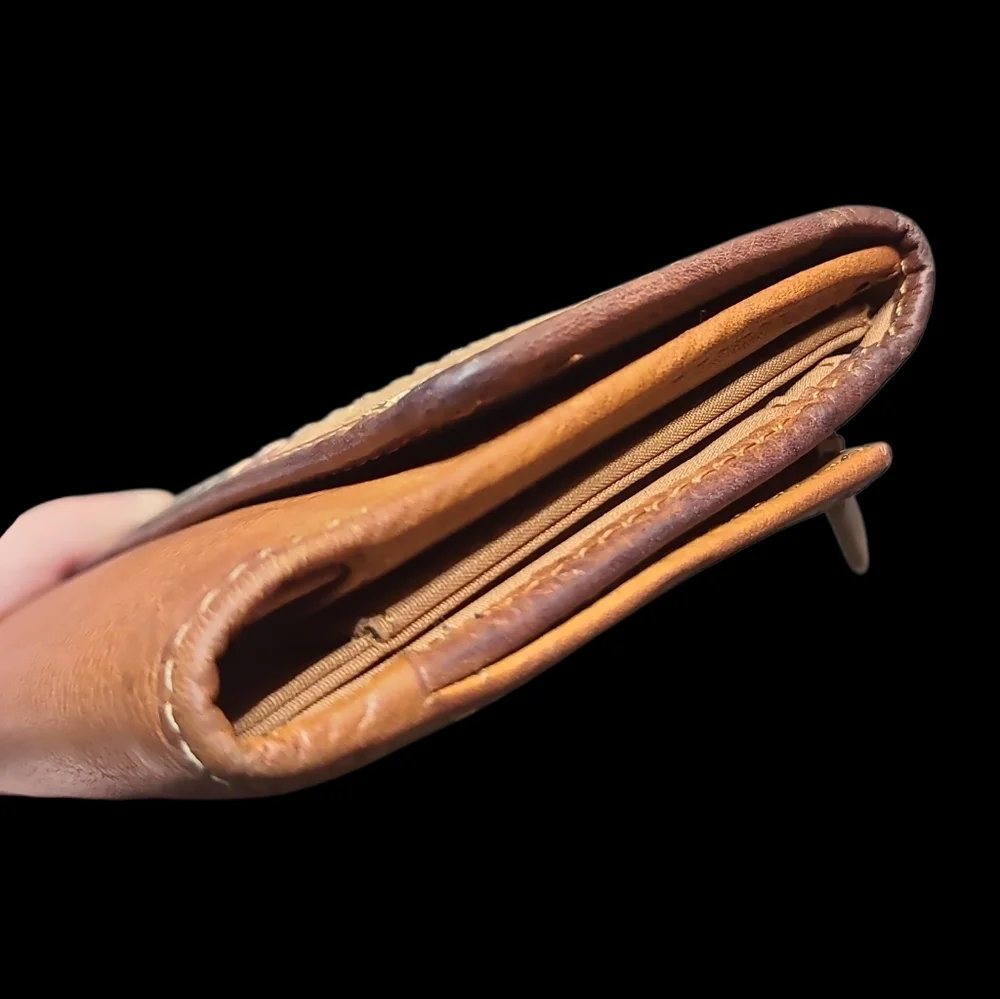 Fossil Multicolor Striped Wallet - Picture 5 of 6